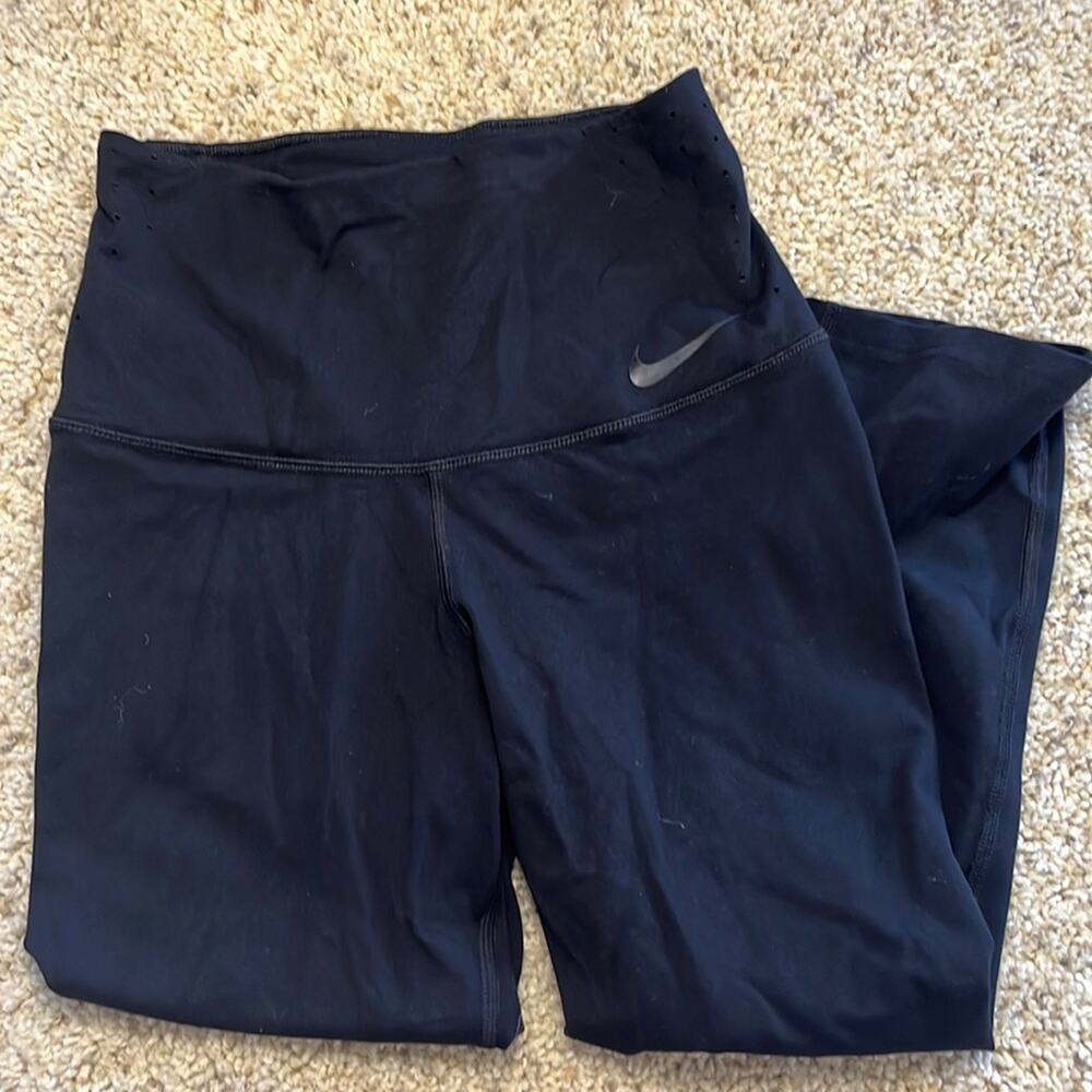Nike dry fit capri leggings.  Size S
